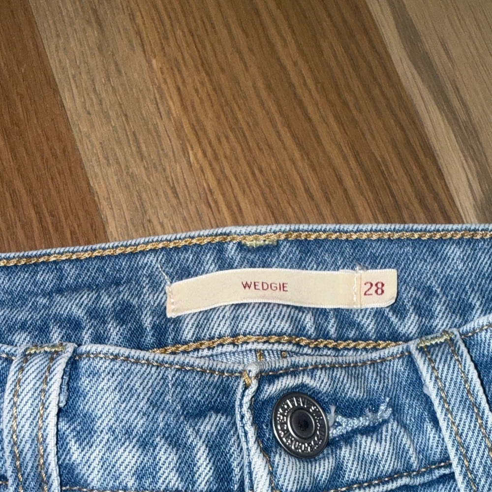 Levi's Wedgie Jeans - Picture 4 of 6